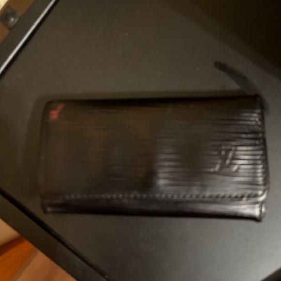 Louis Vuitton key holder - Picture 1 of 6